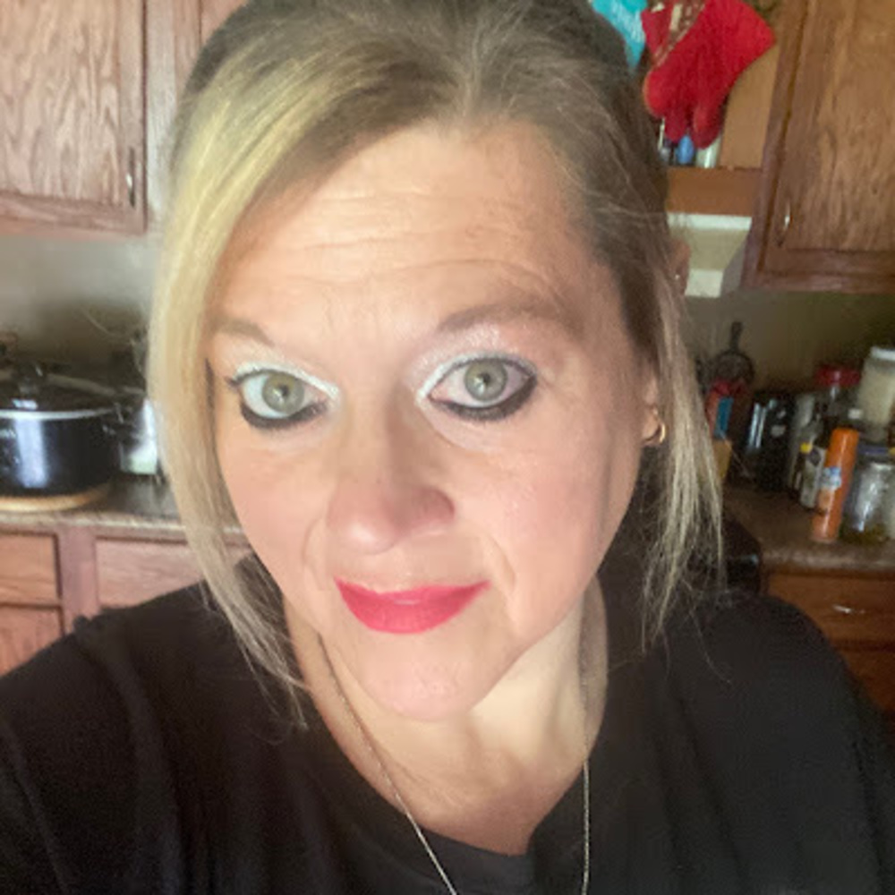 Meet your Posher, Elena